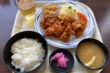 倉敷市『水島支所食堂』公務員気分でサービスランチの鶏から揚げ定食！