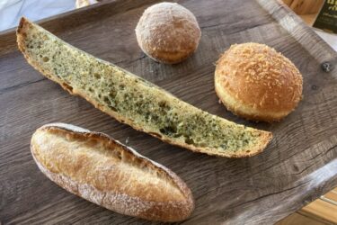 岡山市南区『リトルアントニオベーカリー』ガウディの中辛カレーパン！